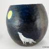 Miska papier mache, pomalowana przez Karolin� Niedzielsk� (inspiracja z ksi��ki 'Twilight' Stephenie Meyer). Wymiary: wysoko�� 18 cm; �rednica 18 cm.
